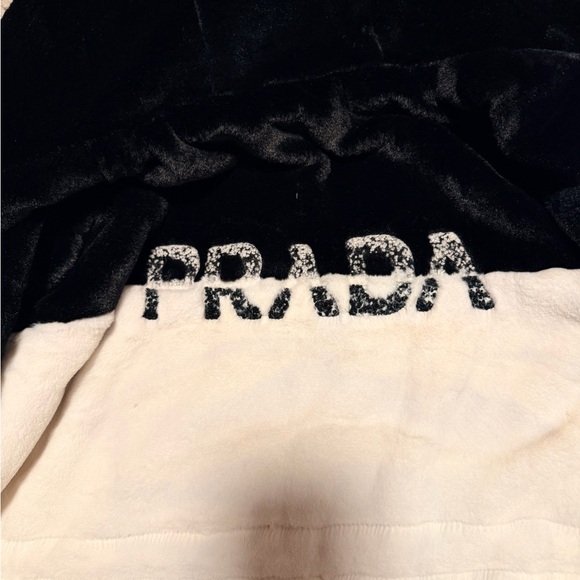 Prada Black Hooded Jacket with Logo Detail - Picture 5 of 6